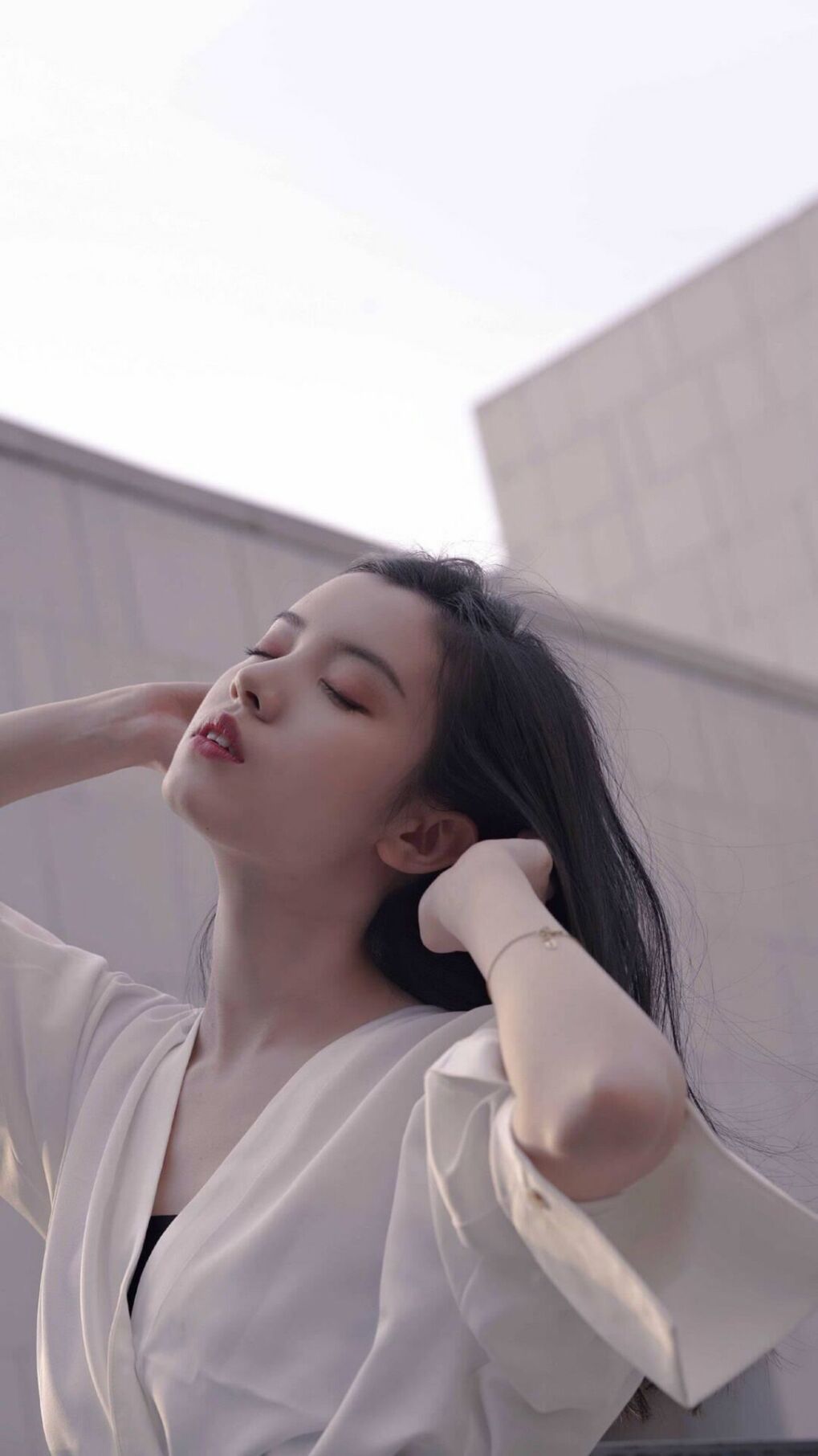 双前腰压迫第一线打破对手节奏，双前腰4222